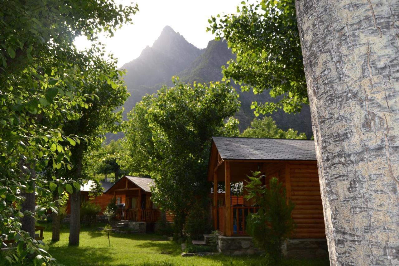Camping Aneto Бенаске Экстерьер фото