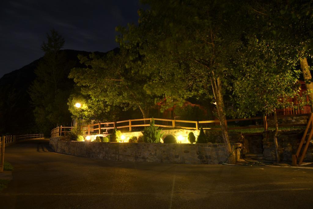 Camping Aneto Бенаске Экстерьер фото